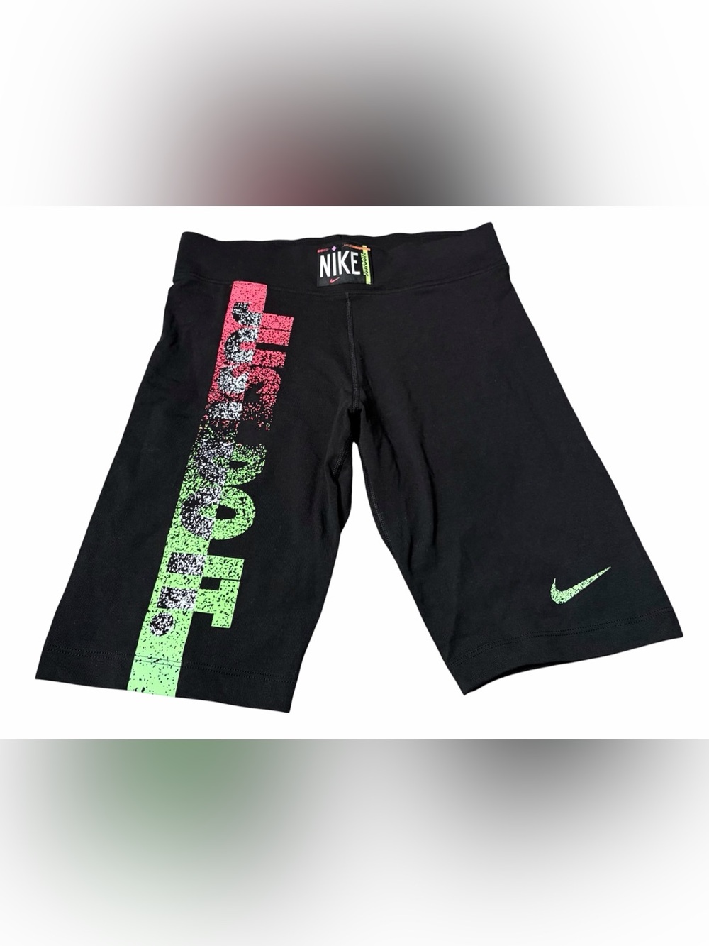 🚴‍♀️Nike Sportswear Essential Bike Shorts
Size Medium